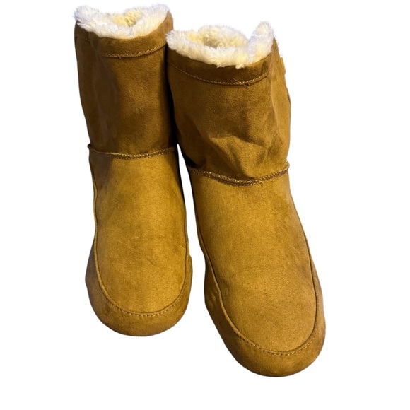 Lucky Brand ACCALIE Tan Faux Fur Lined Moccasin Ankle Boot size 10 - Picture 3 of 7